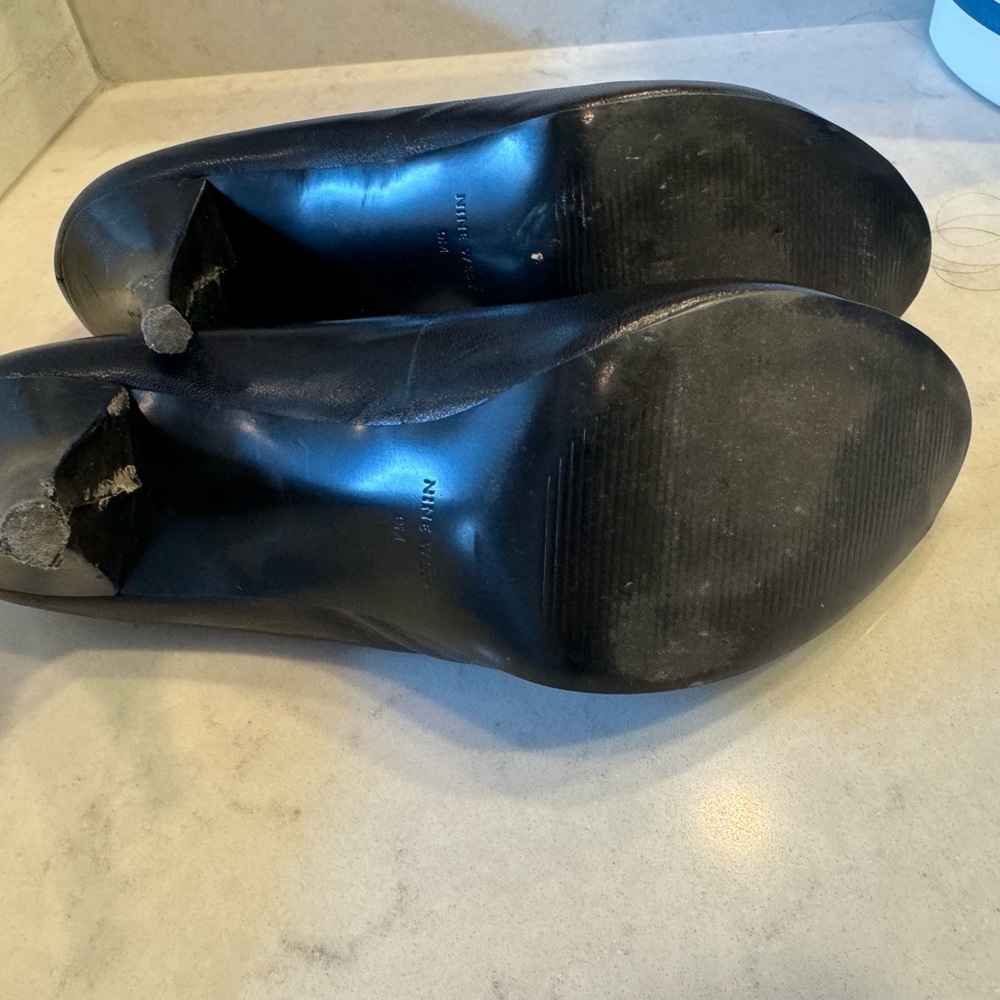 Black peep toe heel